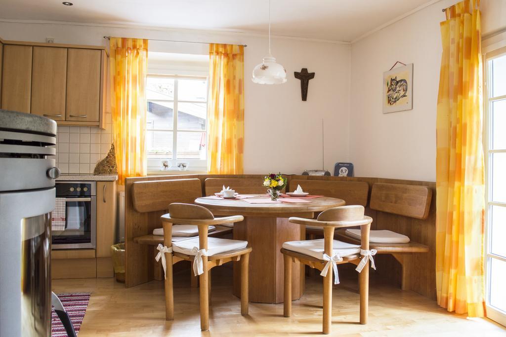 Haus Loferer Apartment Sankt Martin bei Lofer Bagian luar foto